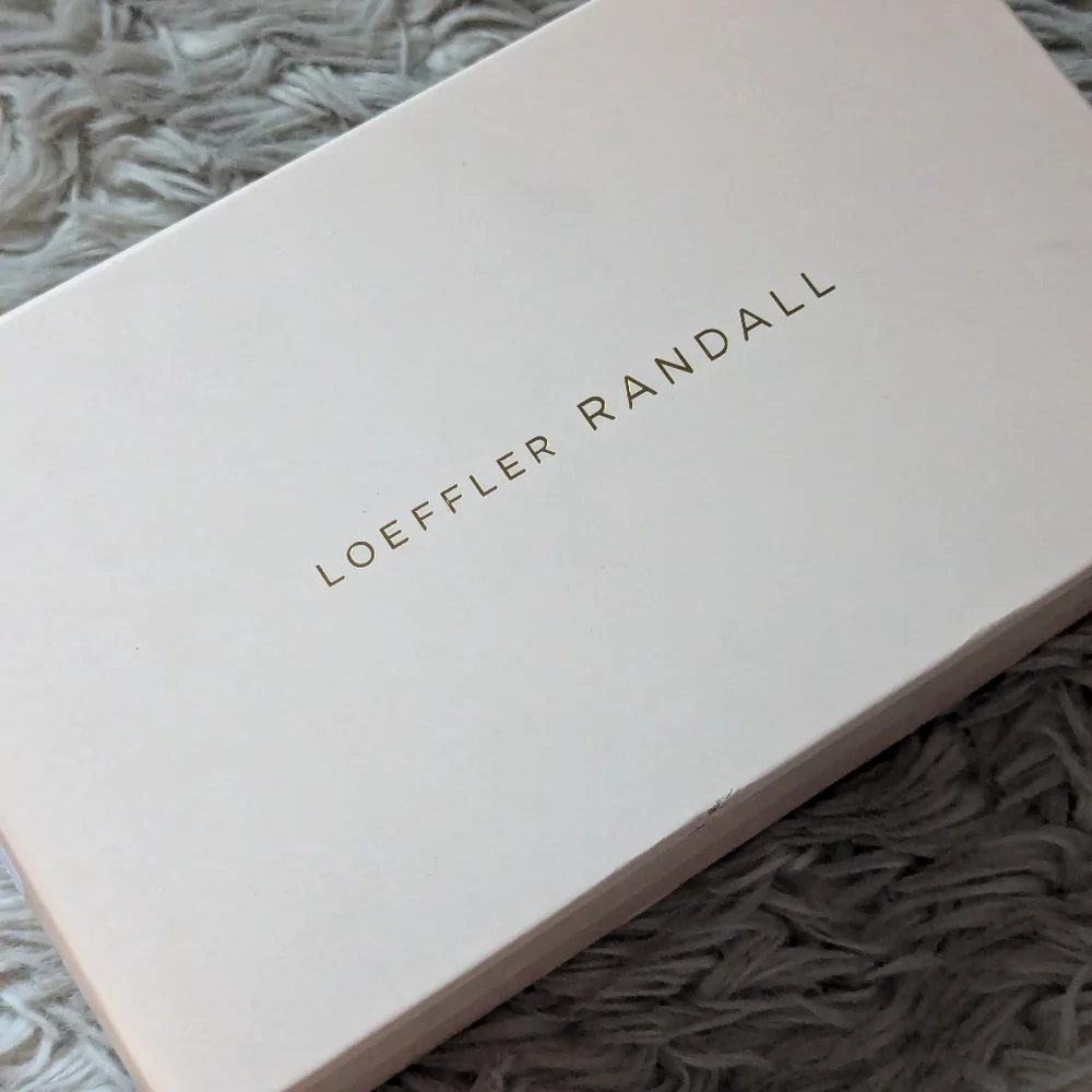 NWT Loeffler Randall Penny Platinum Pleated Bow Heels - Picture 4 of 16